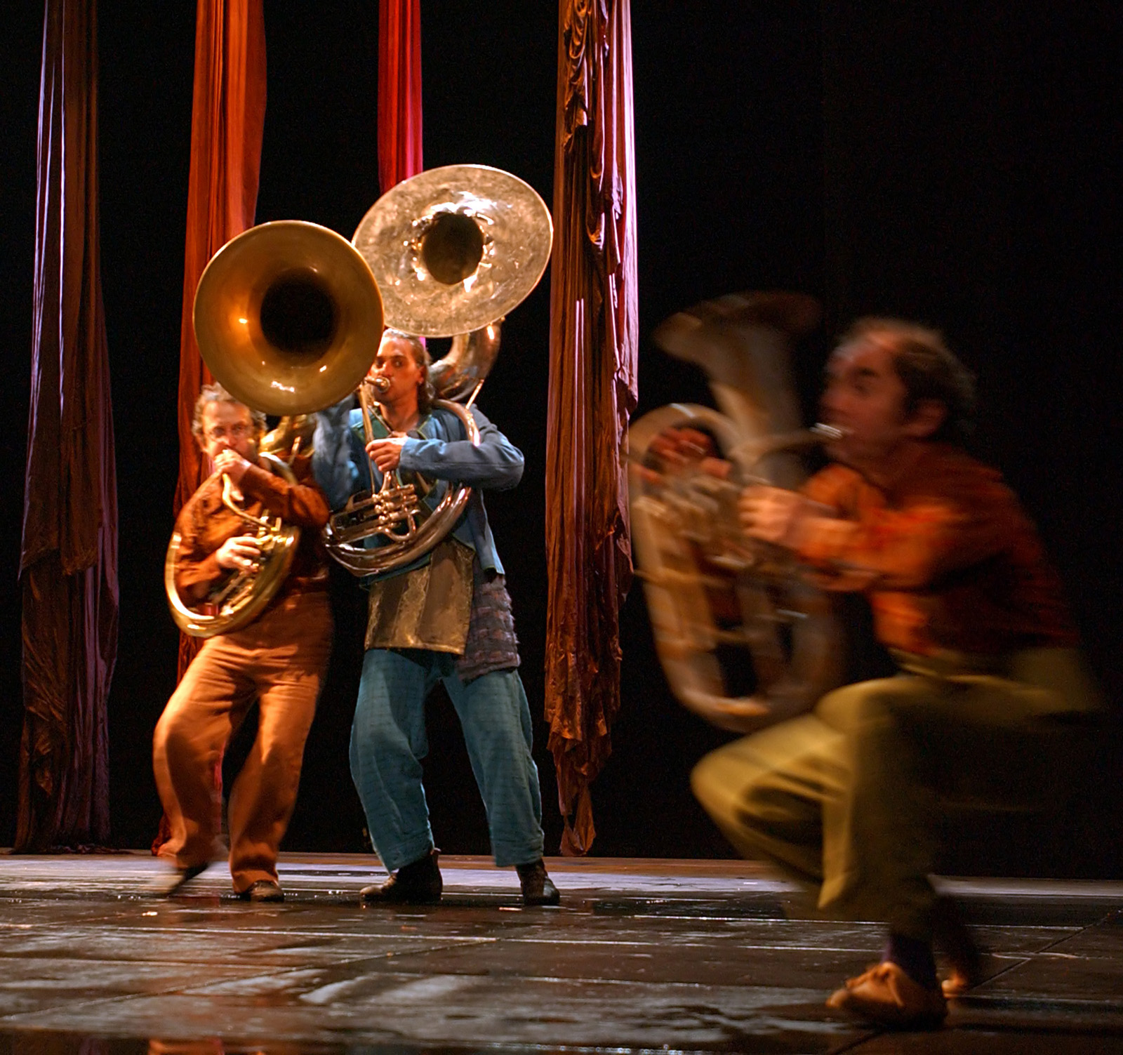 17.Photo du spectacle - "Plic Ploc" Jacques Peeters, Cirque Plume 2004